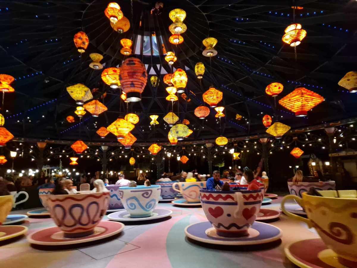 Mad Hatter’s Tea Cups at Disneyland&nbsp;Paris
