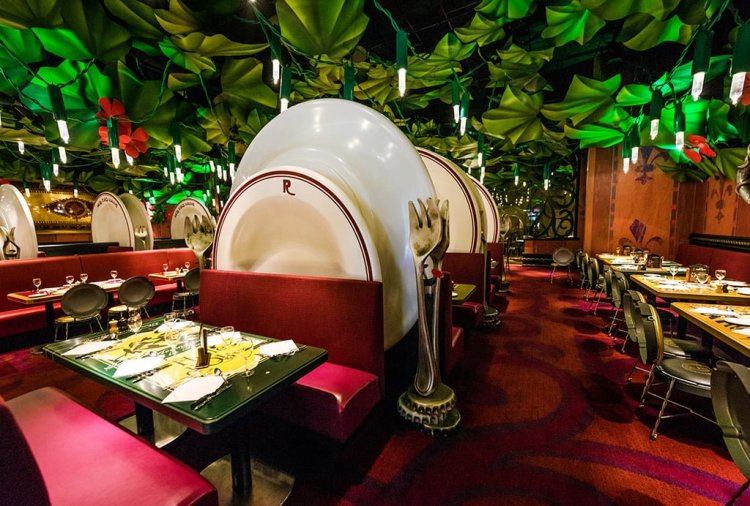 Gratuities and Tipping at Disneyland&nbsp;Paris