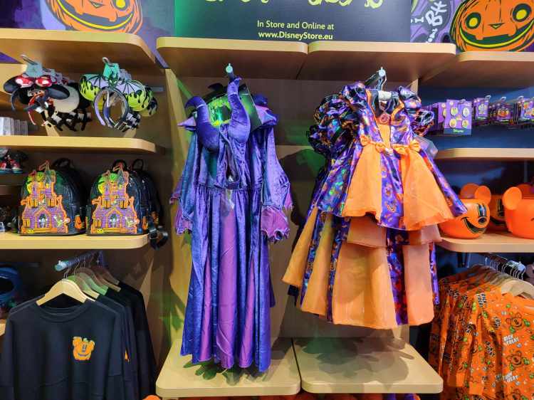 Costumes and Accesories